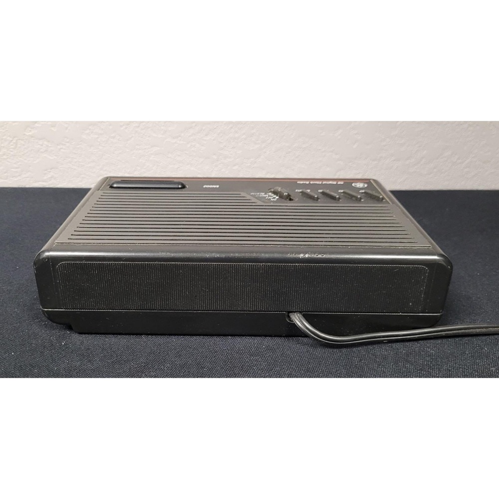 General Electric (GE) Digital Clock Radio Model 7-4612BKB Vintage 1993 (Works) - Picture 7 of 15
